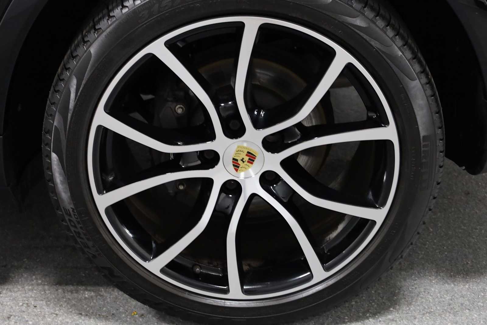 Thumbnail: 2022 Porsche Cayenne - 38