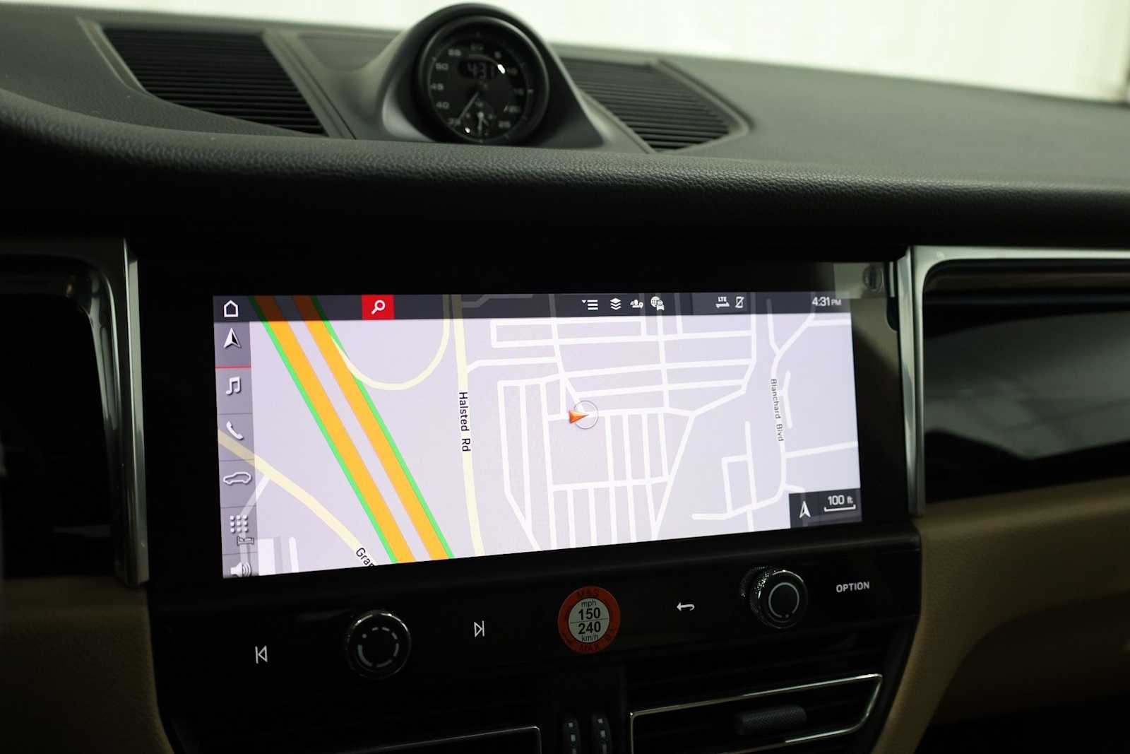 Thumbnail: 2026 Porsche Macan - 33