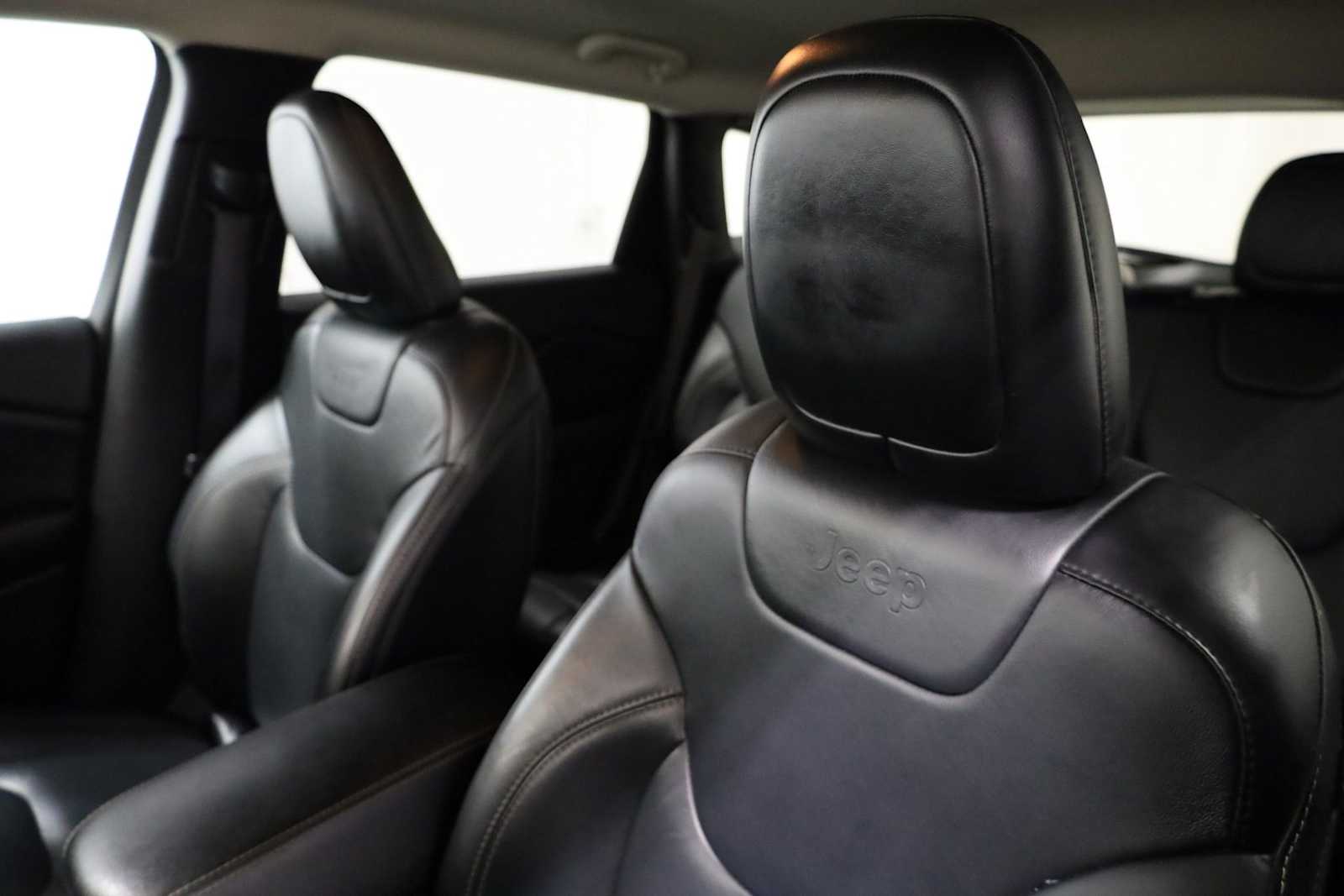 Thumbnail: 2016 Jeep Cherokee - 18