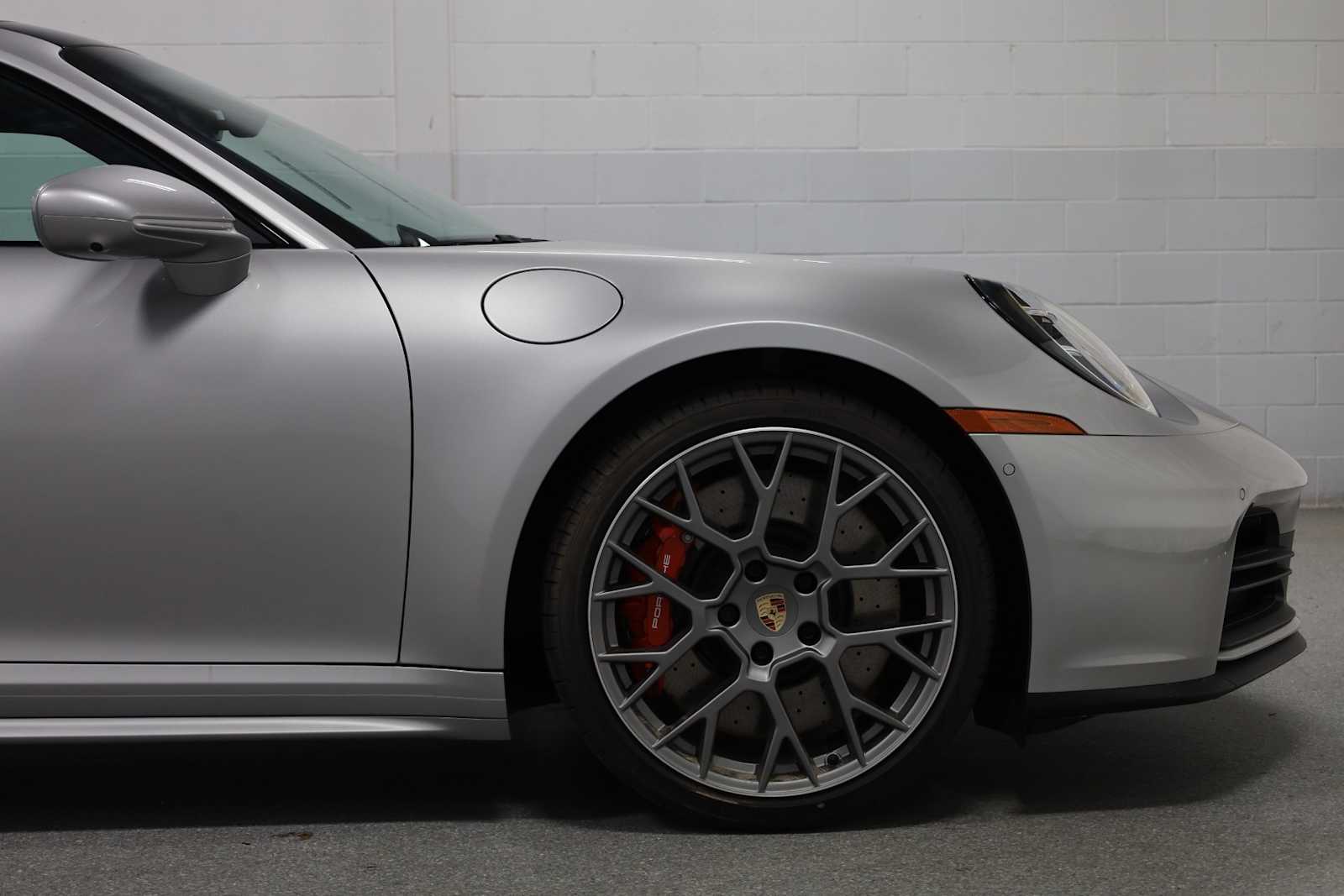 Thumbnail: 2025 Porsche 911 - 11