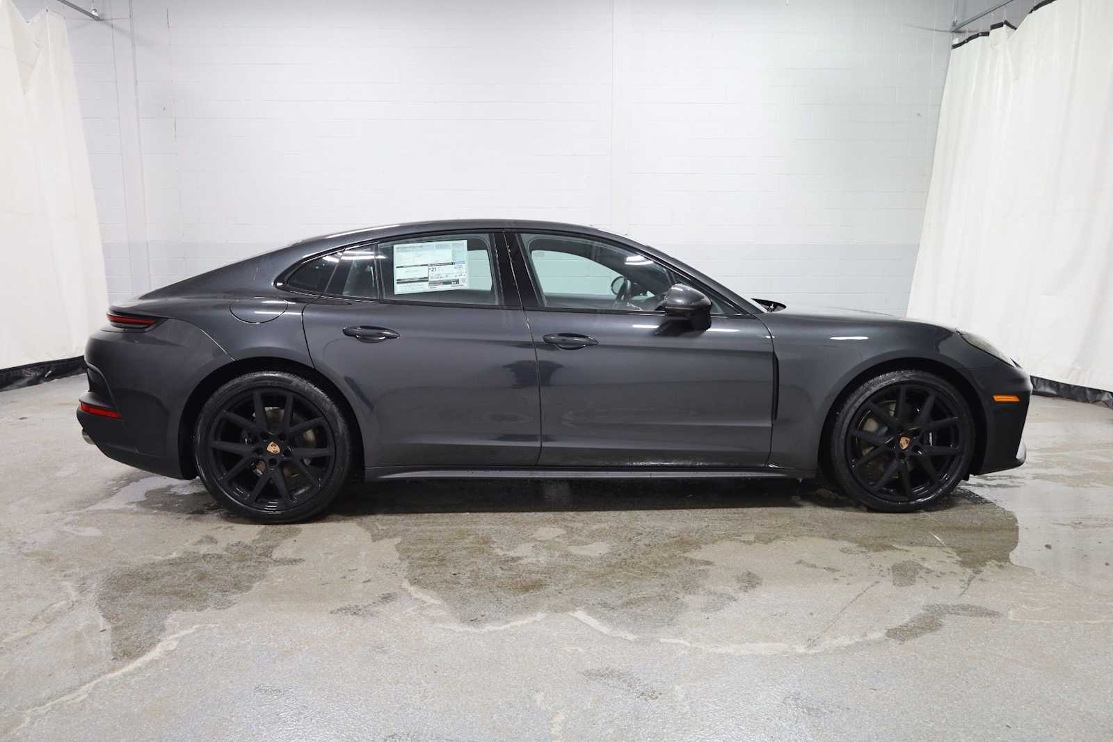 Thumbnail: 2026 Porsche Panamera - 10