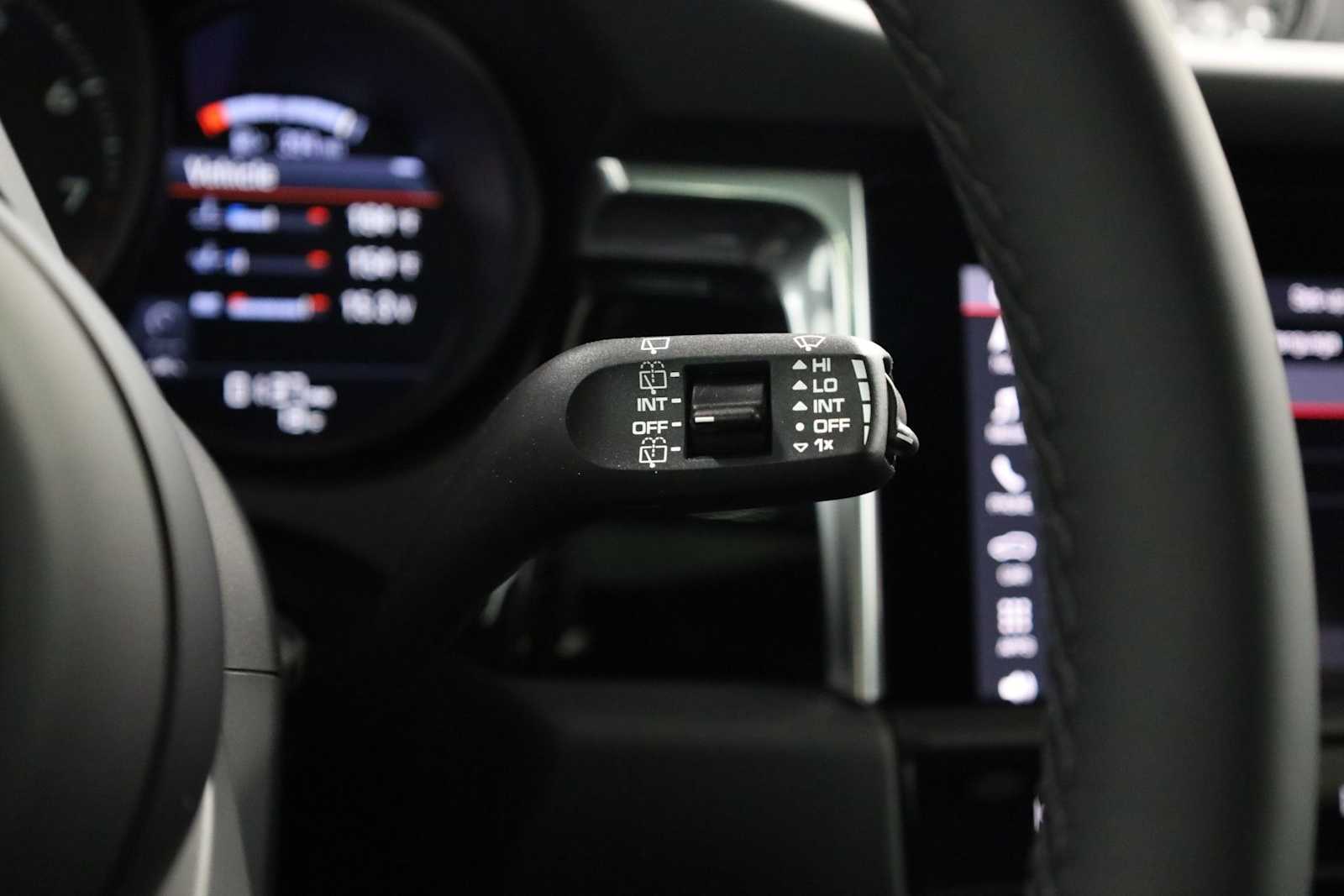 Thumbnail: 2026 Porsche Macan - 30