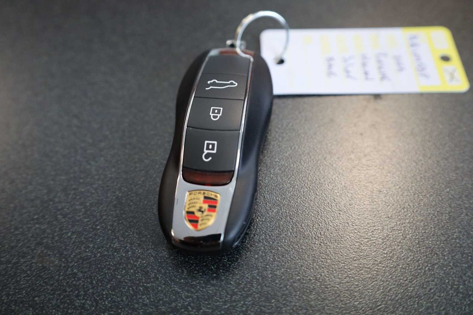 Thumbnail: 2023 Porsche Macan - 43