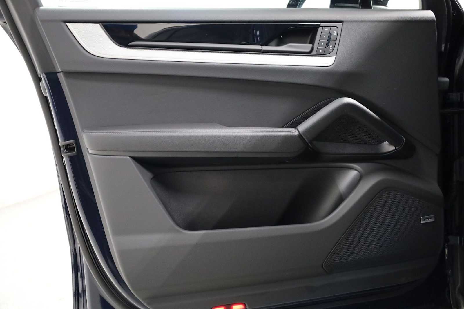 Thumbnail: 2025 Porsche Cayenne - 16