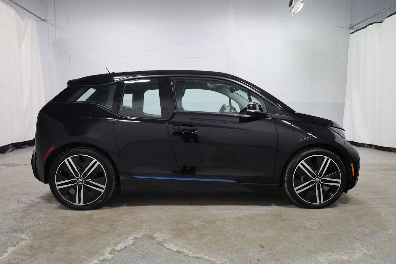 Thumbnail: 2016 BMW i3 - 10