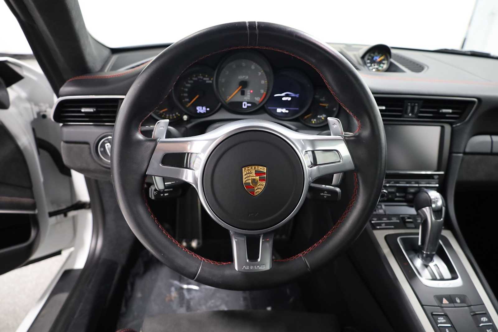 Thumbnail: 2016 Porsche 911 - 18