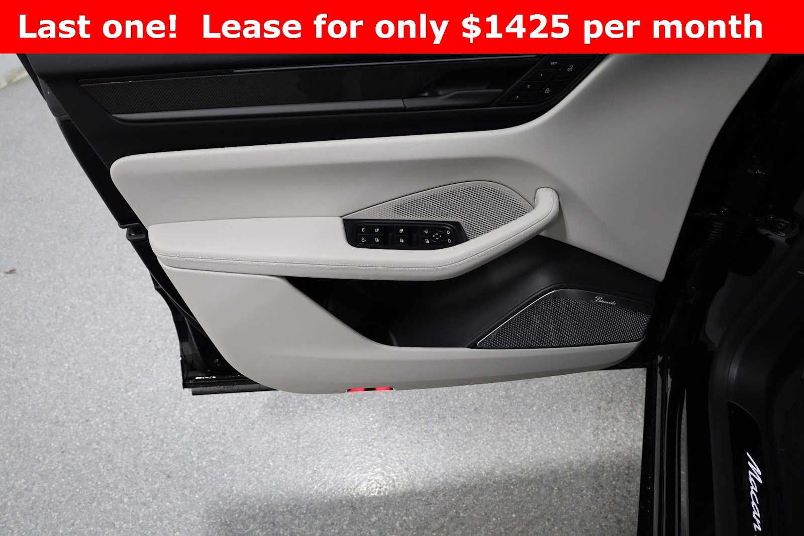 Thumbnail: 2025 Porsche Macan - 16