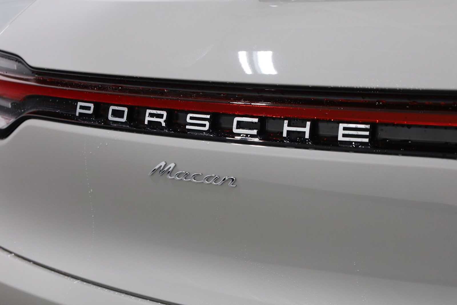 Thumbnail: 2026 Porsche Macan - 8
