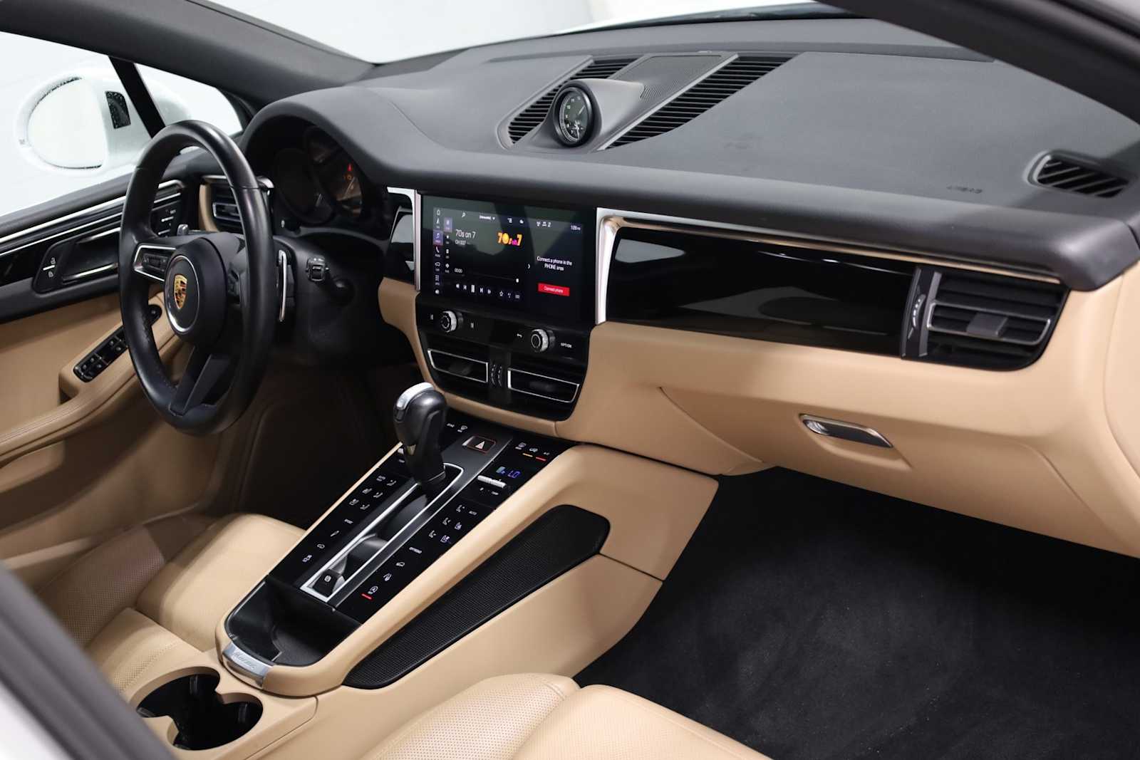 Thumbnail: 2023 Porsche Macan - 6