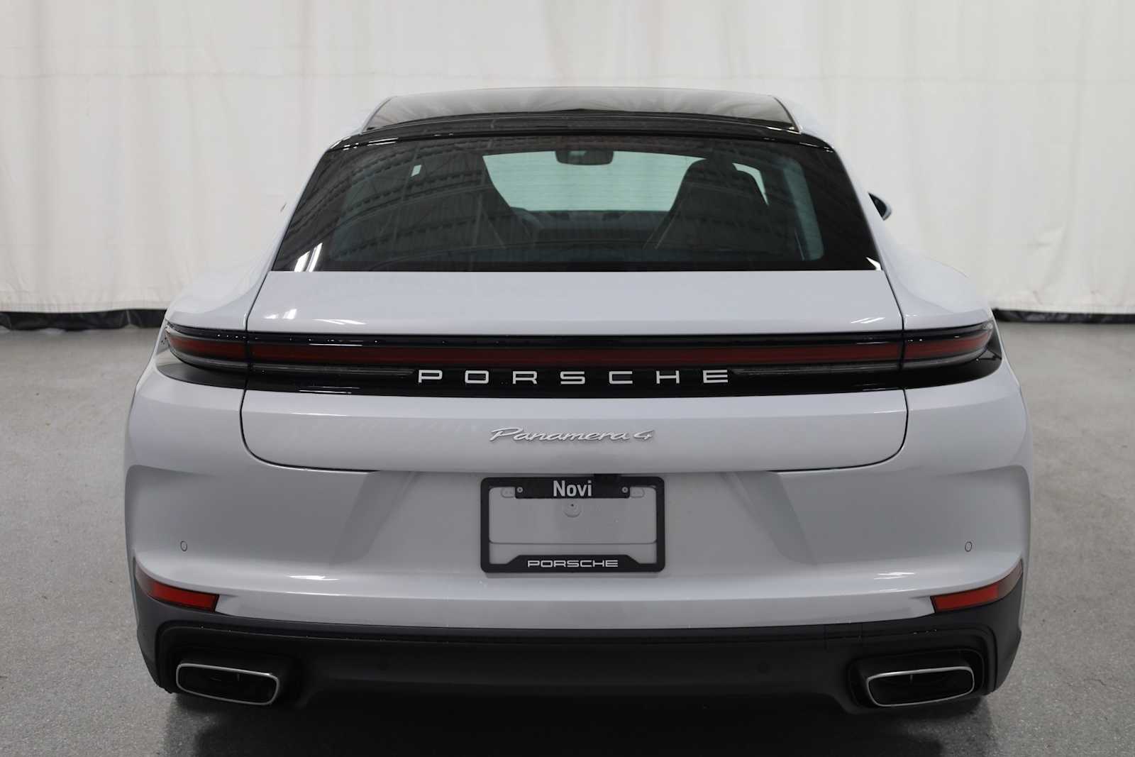 Thumbnail: 2025 Porsche Panamera - 7