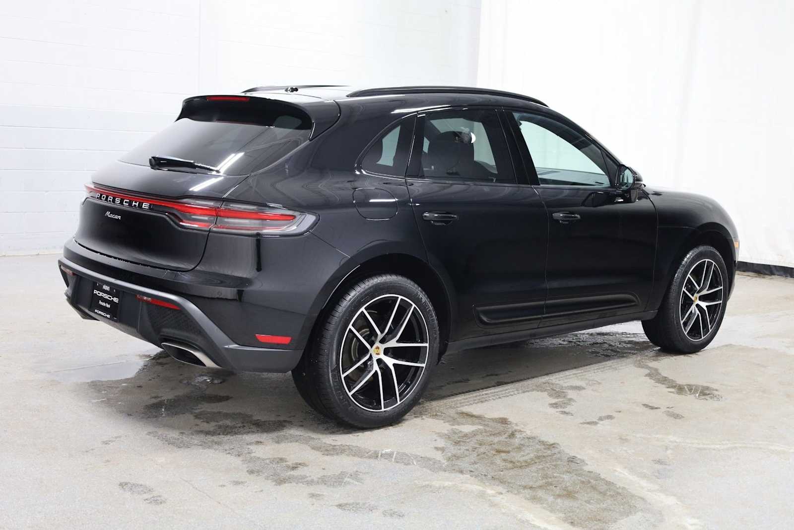 Thumbnail: 2025 Porsche Macan - 9