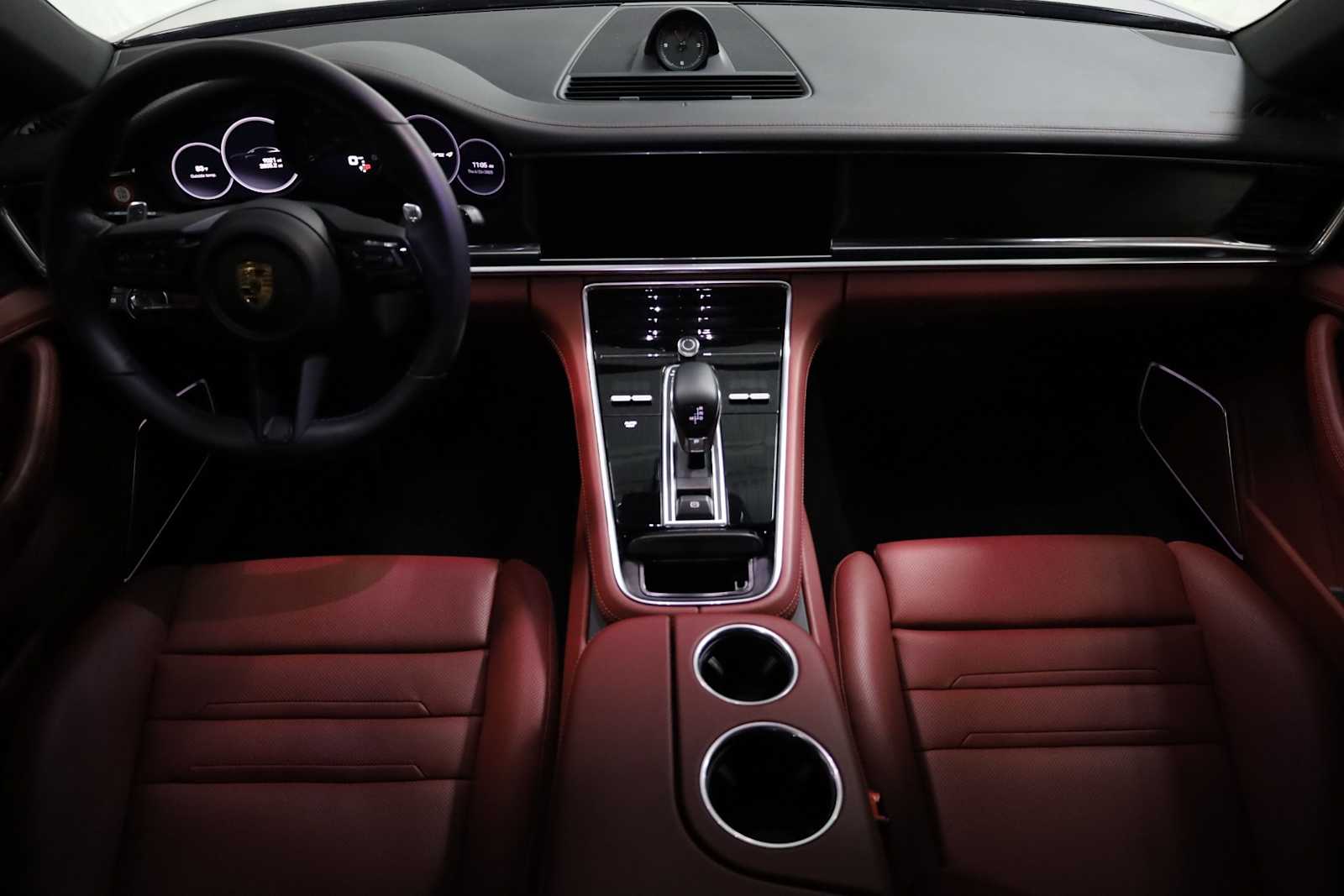 Thumbnail: 2022 Porsche Panamera - 26