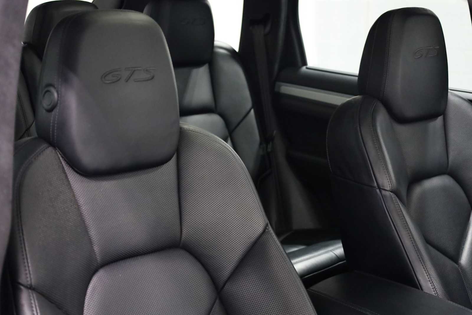 Thumbnail: 2018 Porsche Cayenne - 19