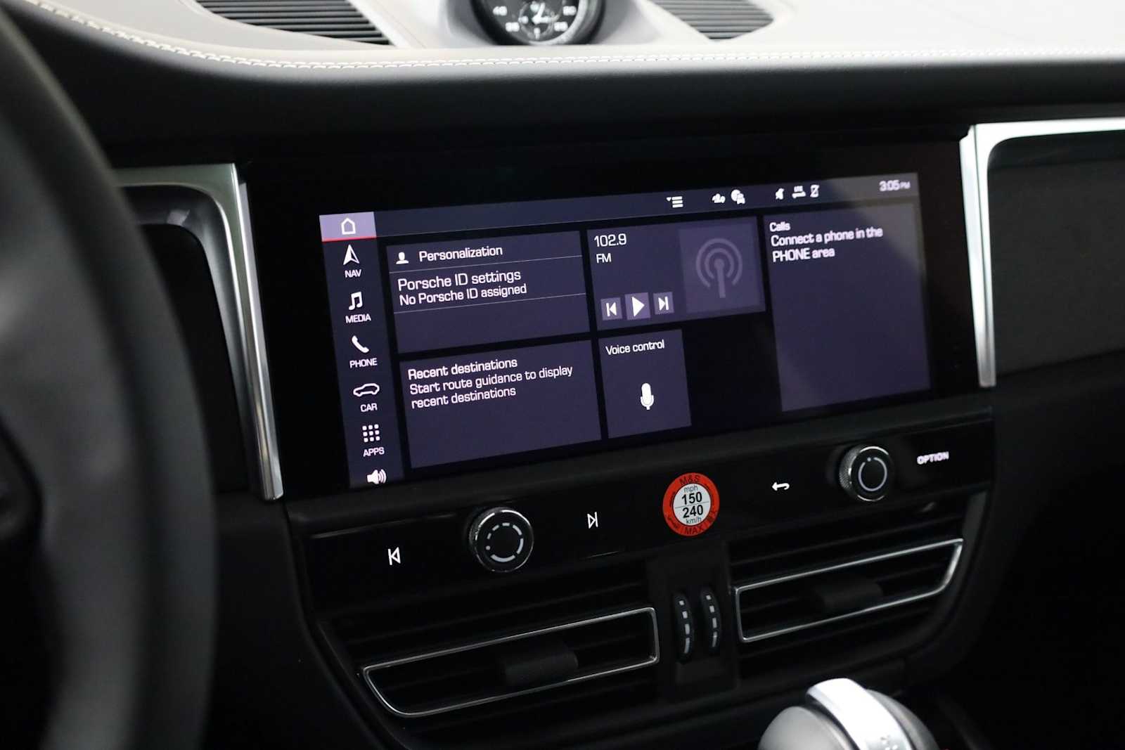 Thumbnail: 2025 Porsche Macan - 32