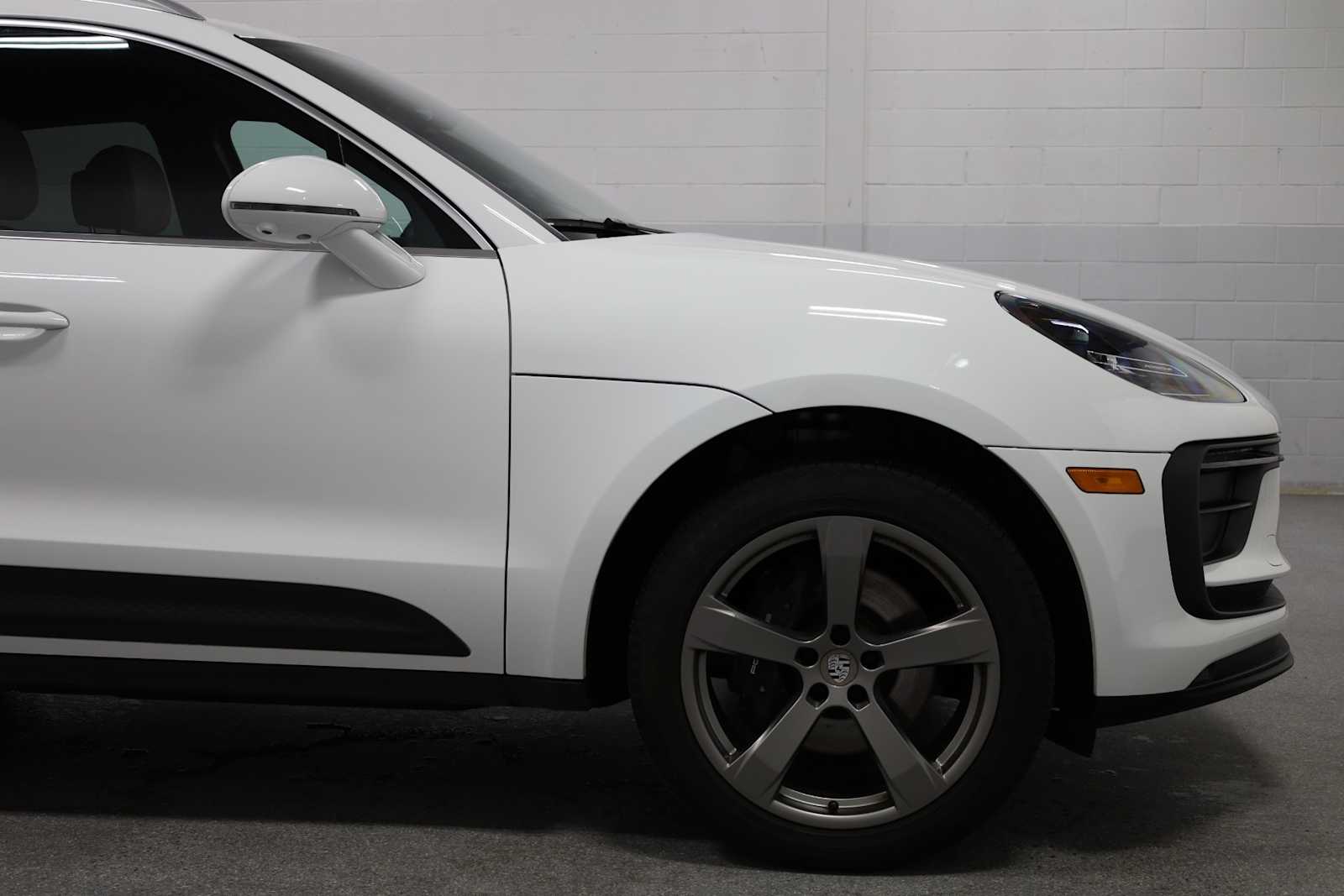 Thumbnail: 2023 Porsche Macan - 11