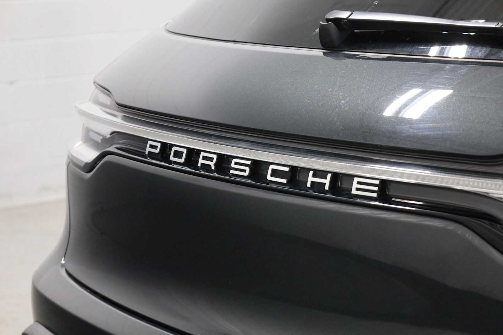 Thumbnail: 2026 Porsche Macan - 8