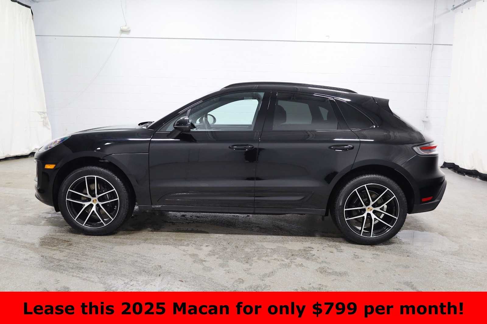 Thumbnail: 2025 Porsche Macan - 2