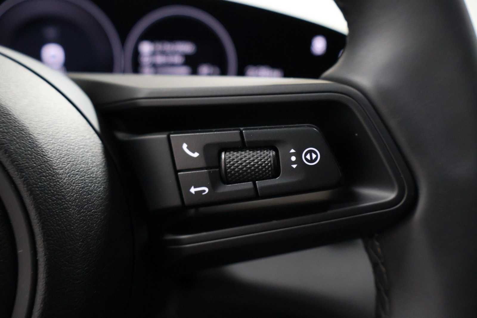 Thumbnail: 2026 Porsche Taycan - 25