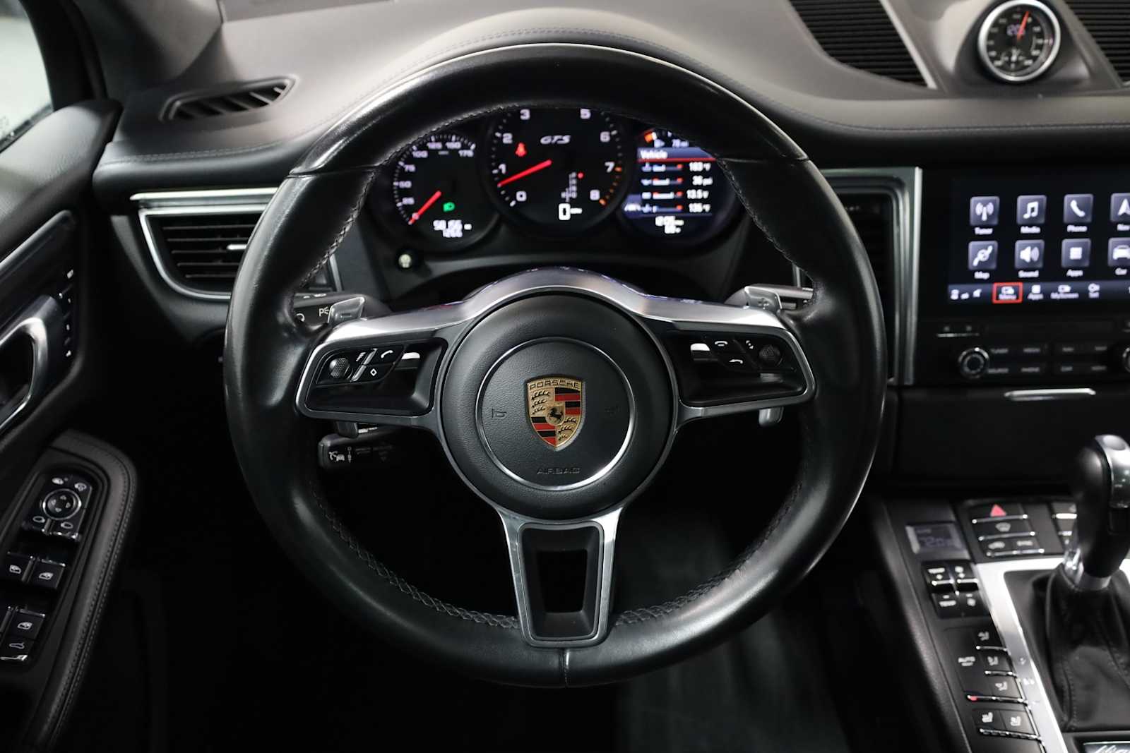 Thumbnail: 2017 Porsche Macan - 24