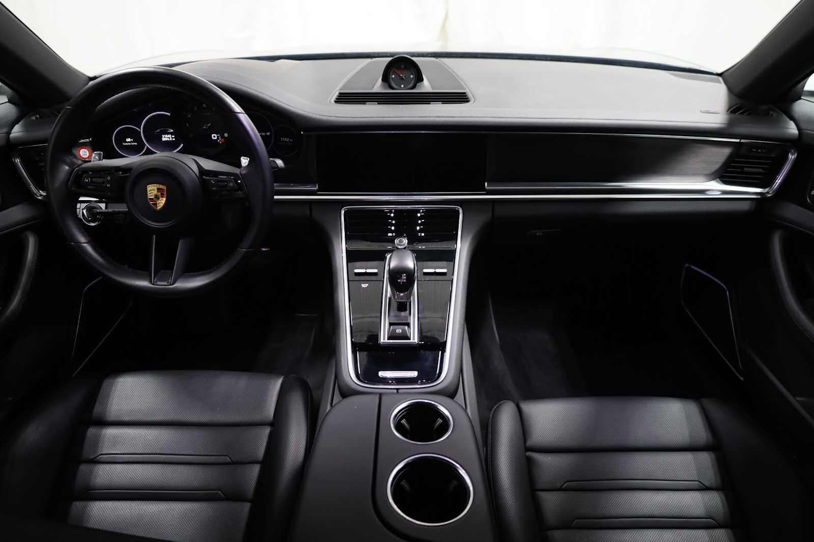 Thumbnail: 2023 Porsche Panamera - 26