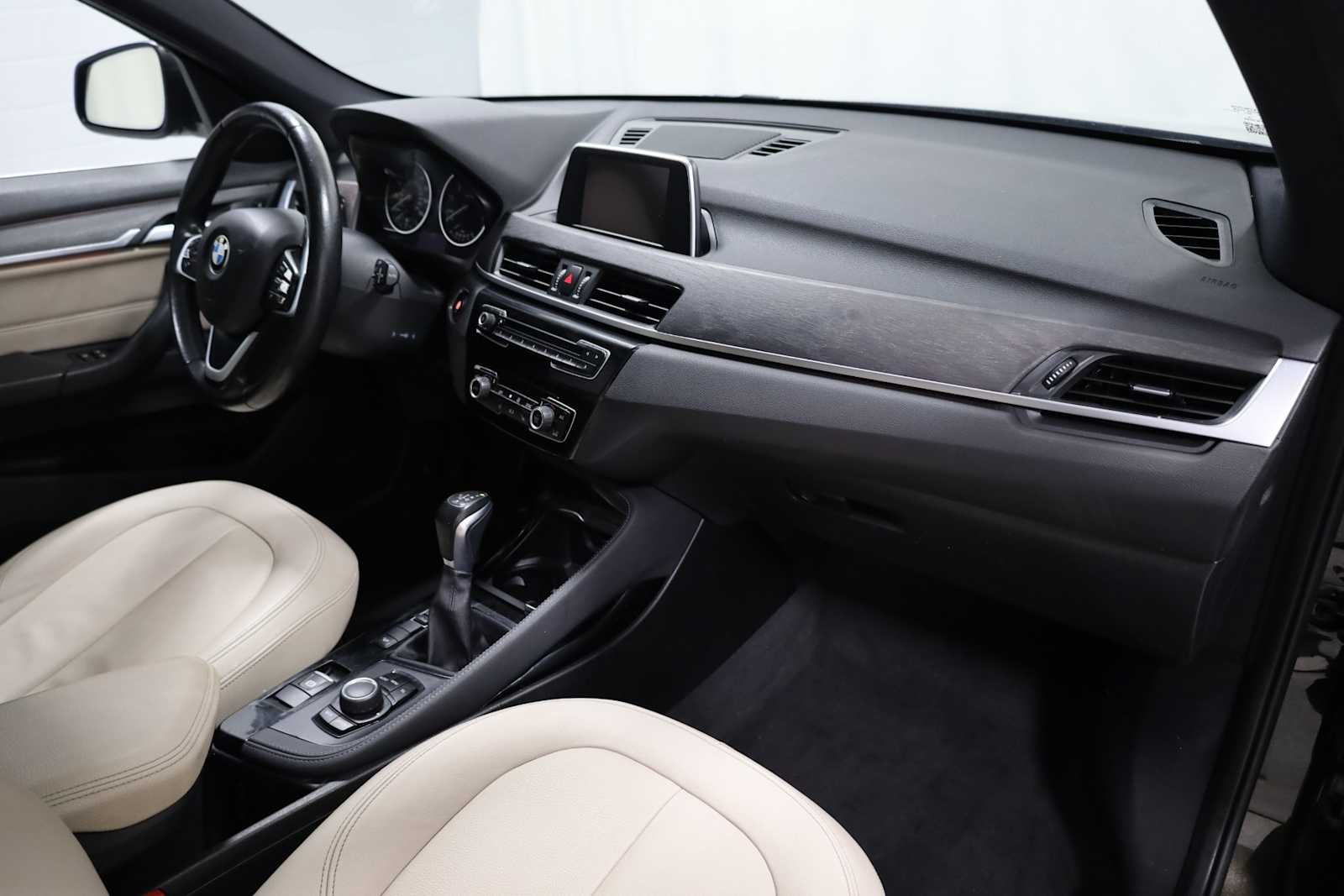 Thumbnail: 2016 BMW X1 - 6