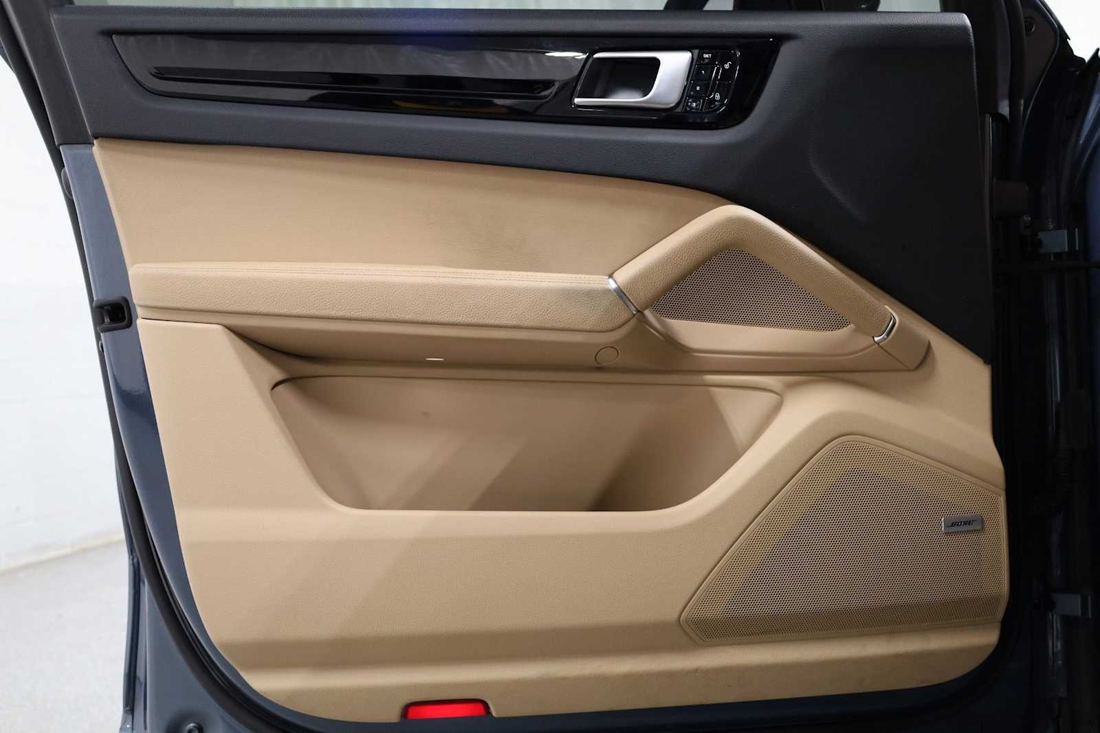 Thumbnail: 2019 Porsche Cayenne - 16