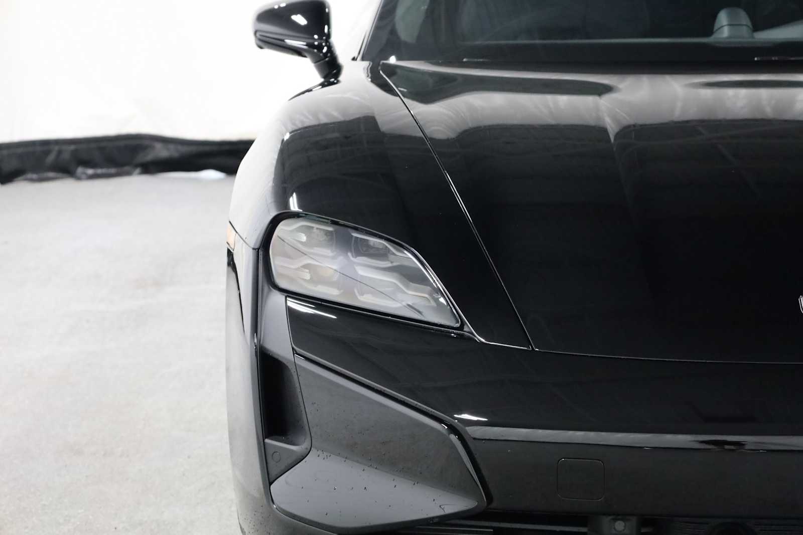 Thumbnail: 2025 Porsche Taycan - 15