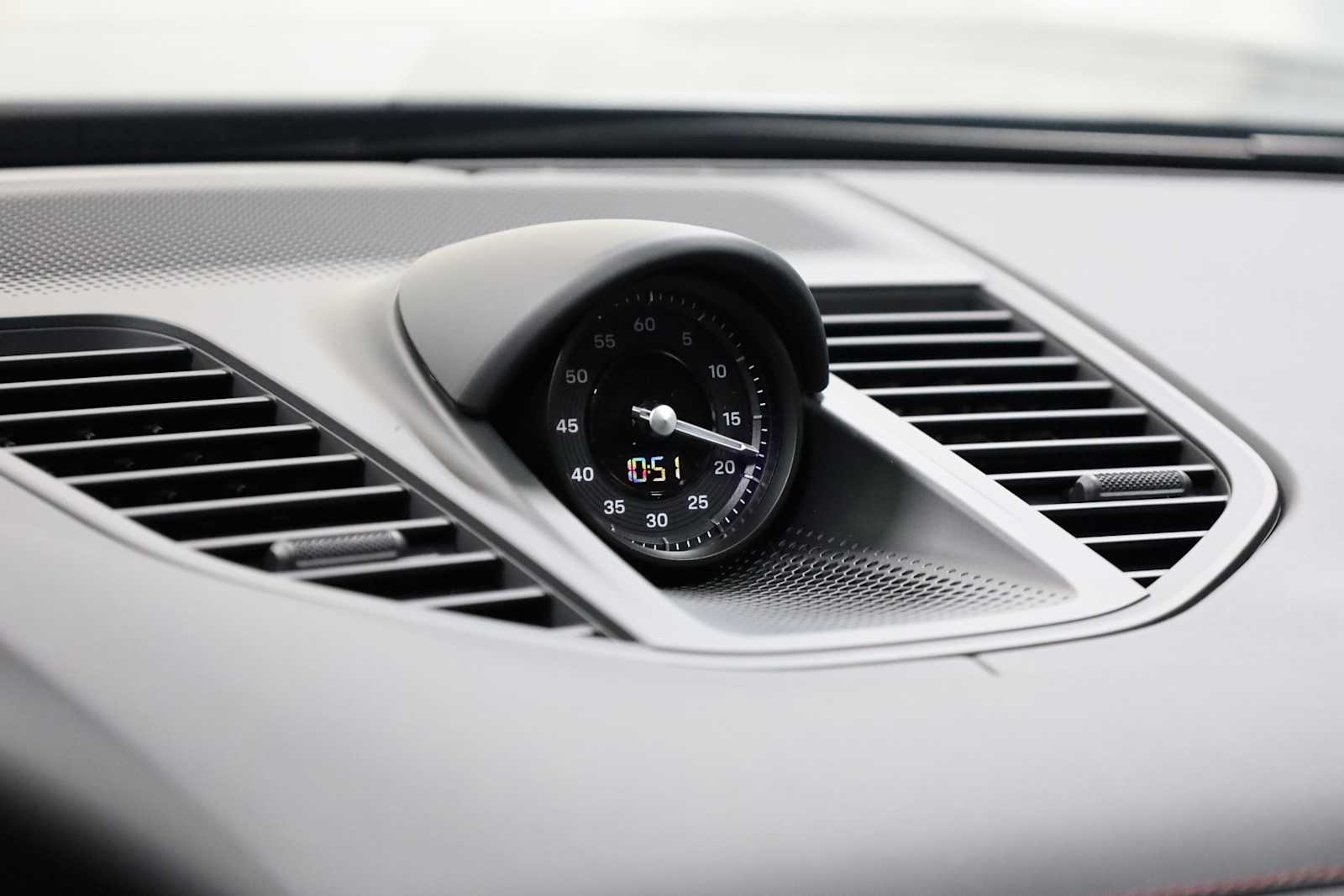Thumbnail: 2025 Porsche Panamera - 18