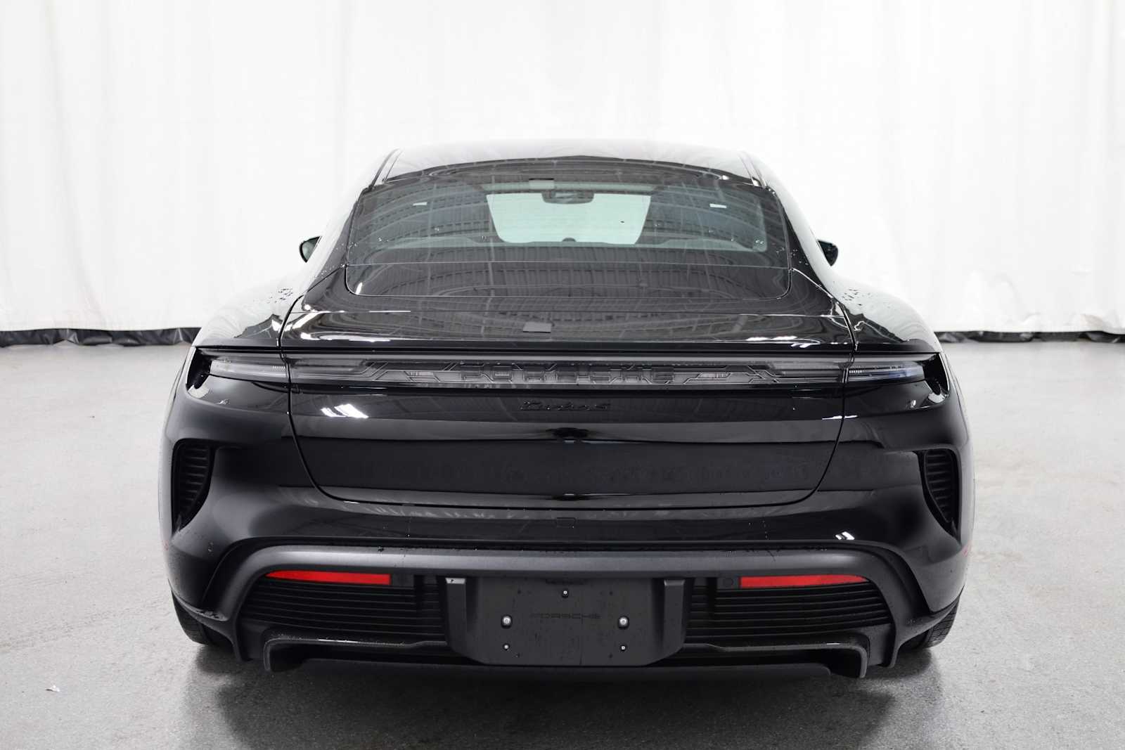 Thumbnail: 2025 Porsche Taycan - 7