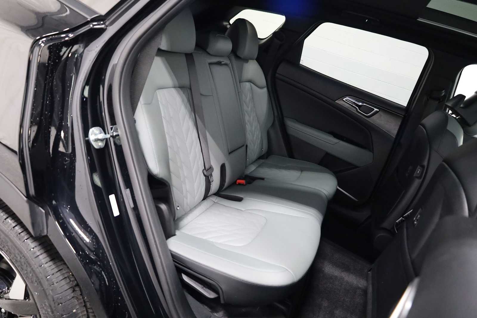 Thumbnail: 2023 Kia Sportage - 34