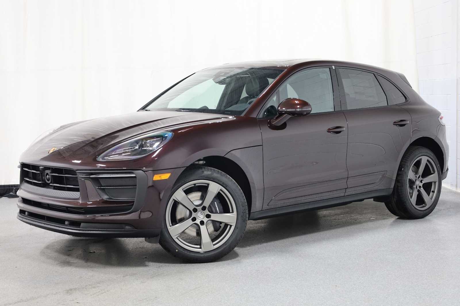 Thumbnail: 2025 Porsche Macan - 1