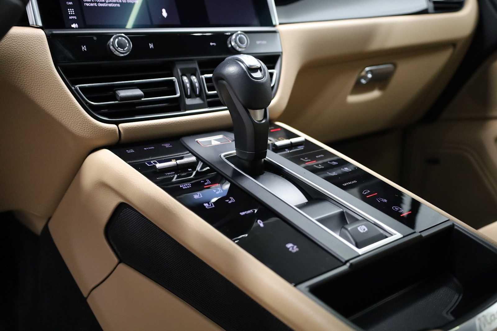 Thumbnail: 2024 Porsche Macan - 29