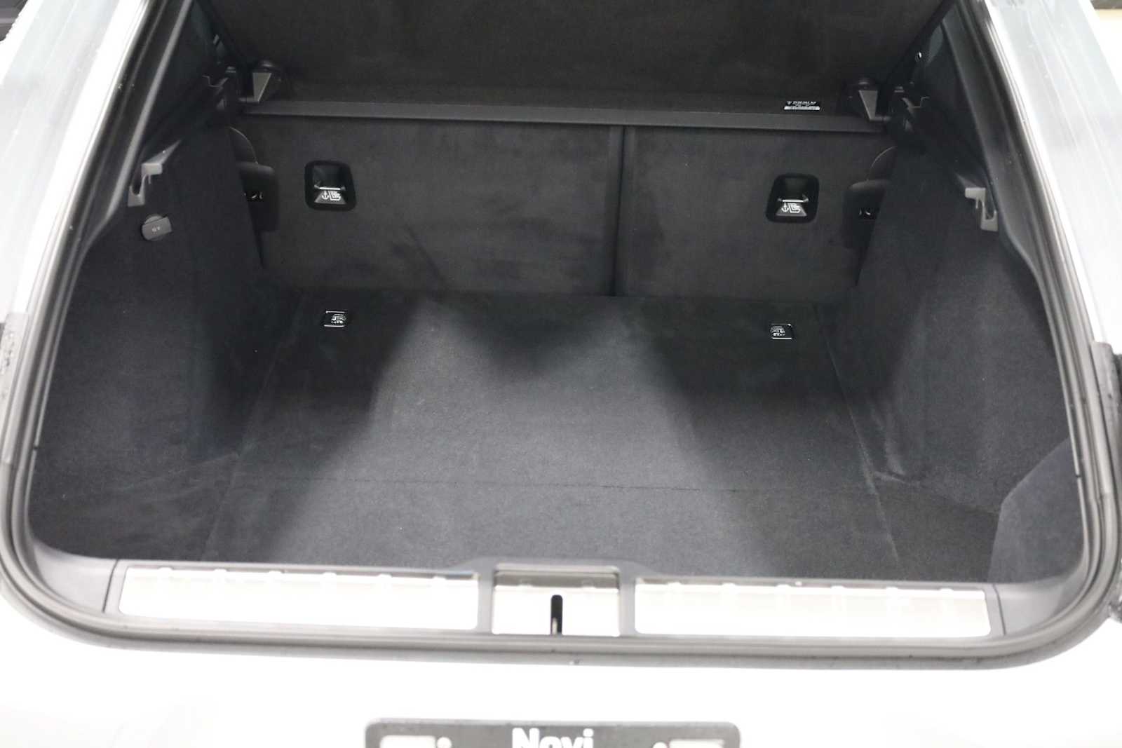 Thumbnail: 2026 Porsche Panamera - 40