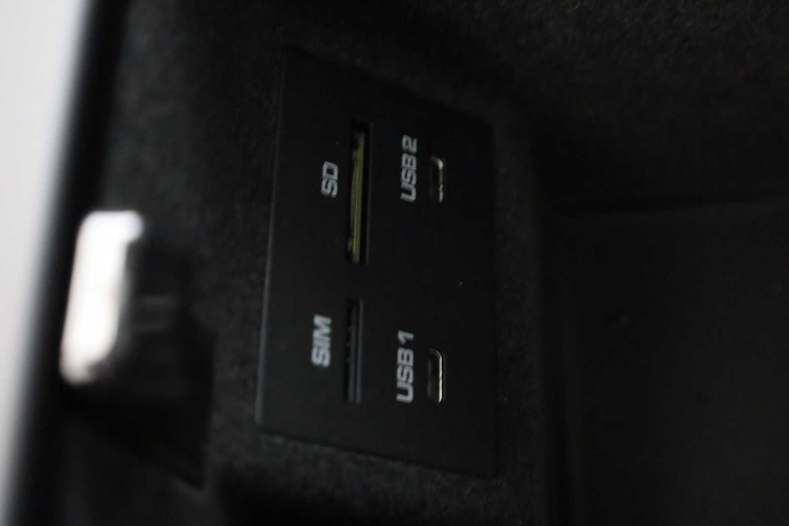 Thumbnail: 2026 Porsche Macan - 35