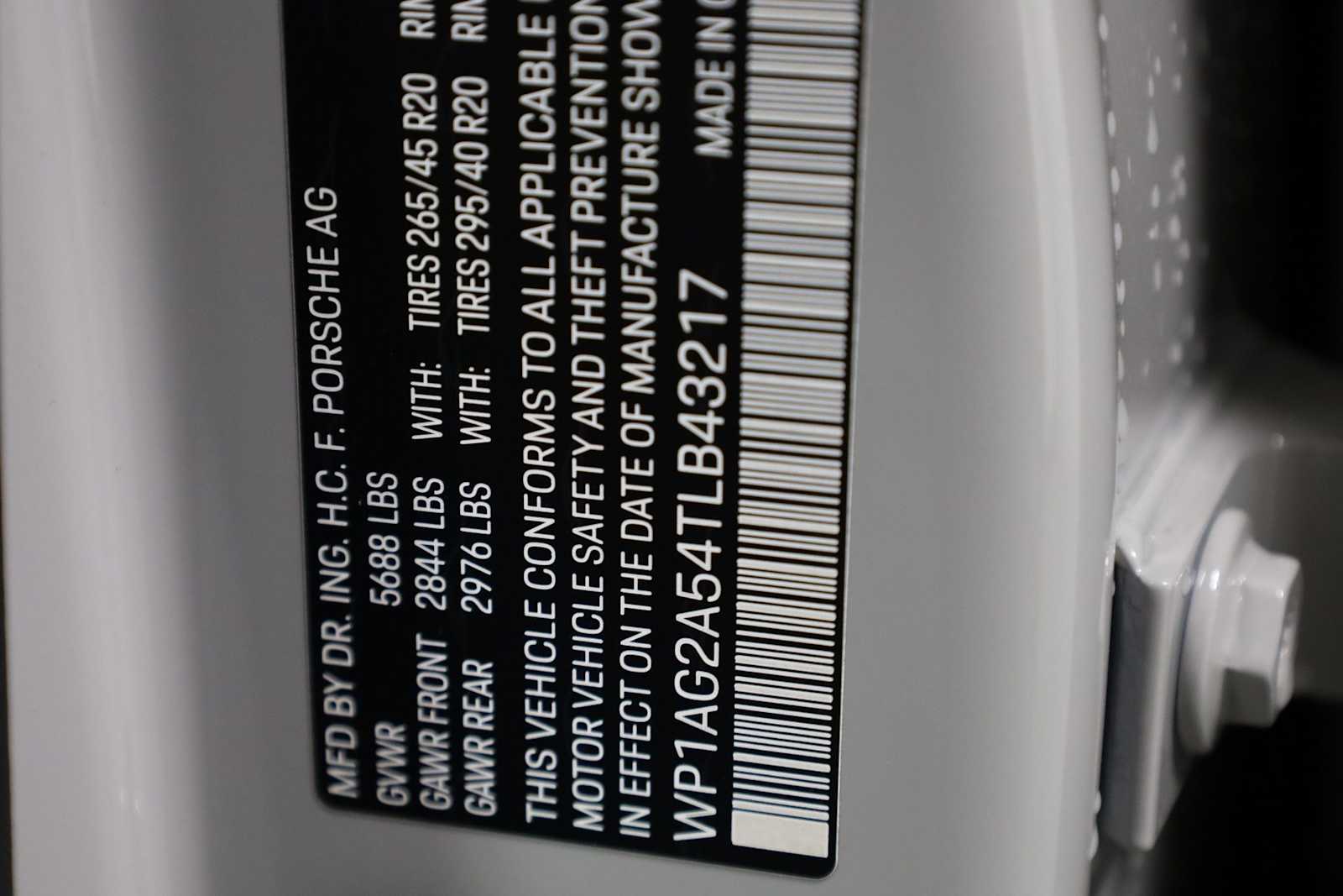 Thumbnail: 2026 Porsche Macan - 45