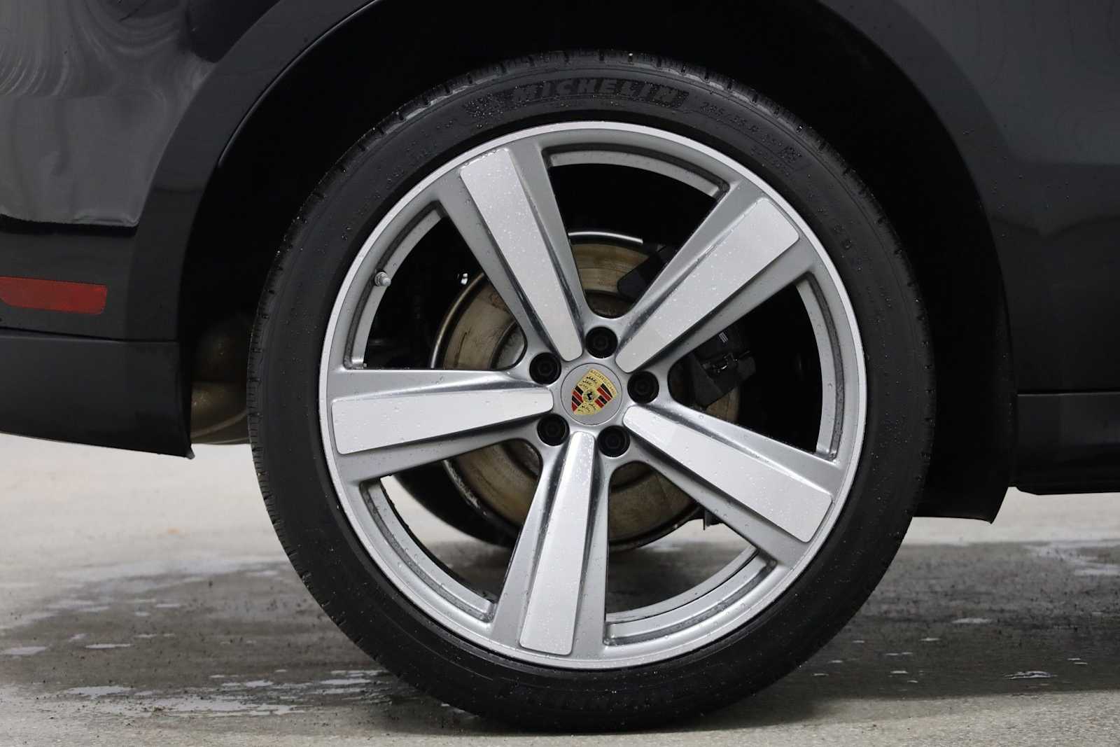 Thumbnail: 2024 Porsche Macan - 38