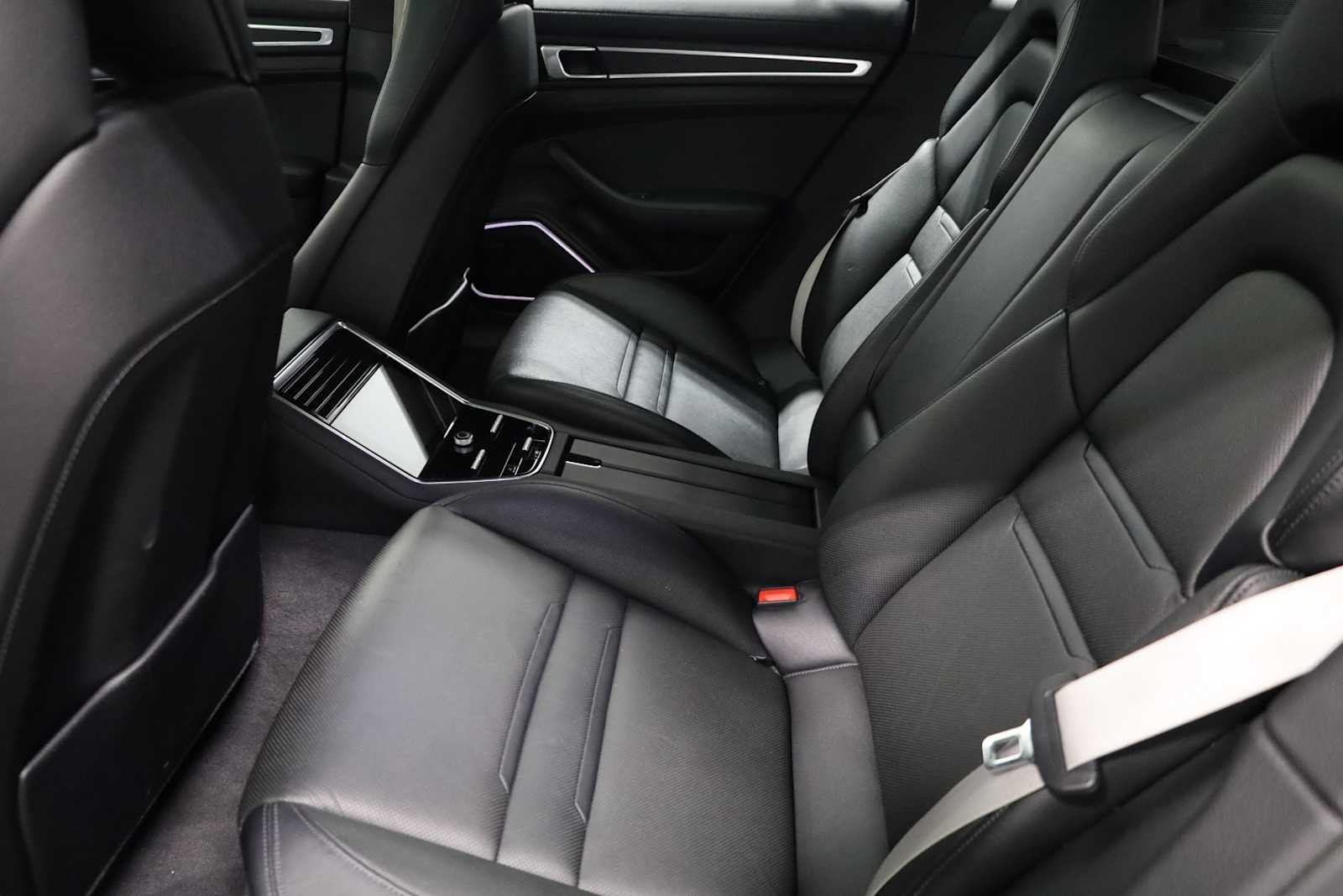 2023 Porsche Panamera 4 35