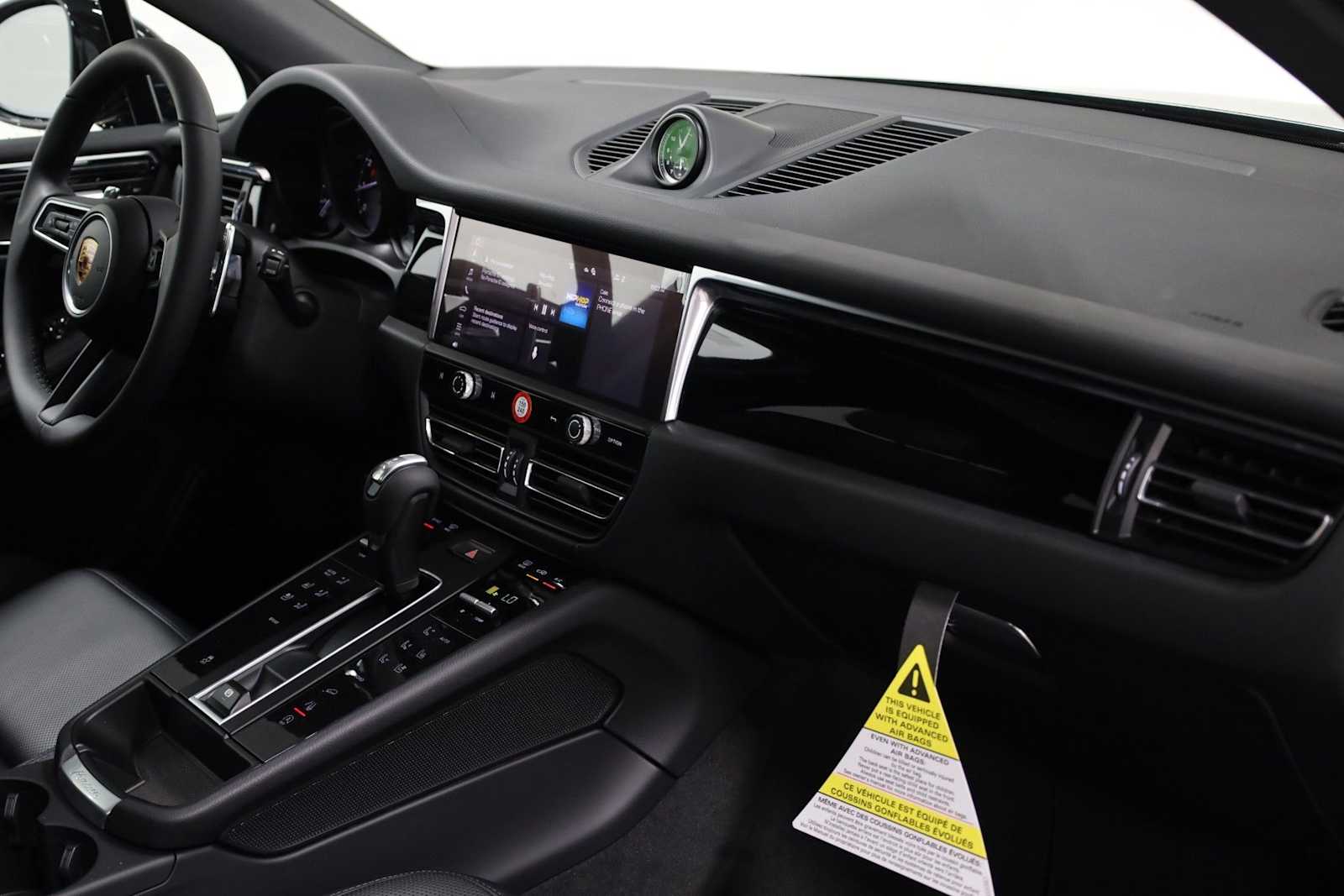 Thumbnail: 2026 Porsche Macan - 6