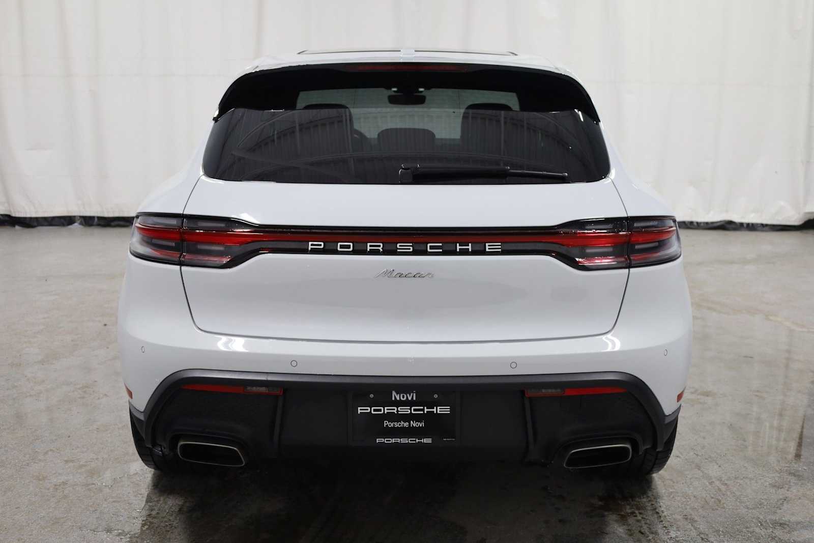Thumbnail: 2026 Porsche Macan - 7