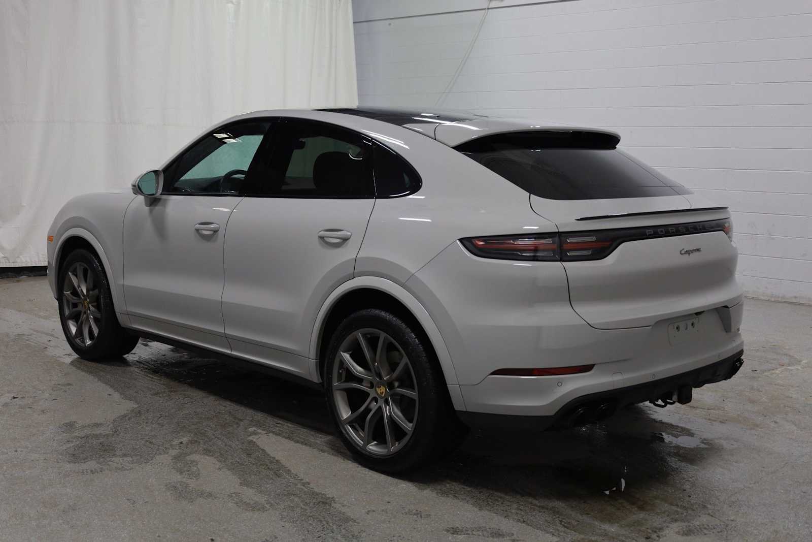 Thumbnail: 2023 Porsche  - 3