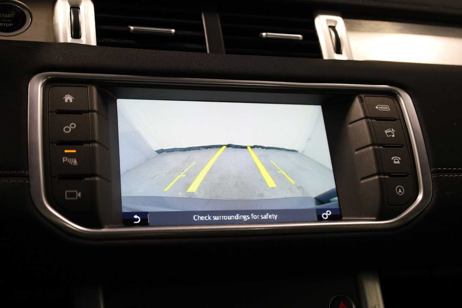 Thumbnail: 2017 Land Rover Range Rover Evoque - 32