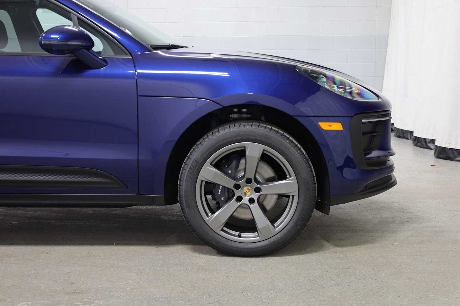 Thumbnail: 2026 Porsche Macan - 11