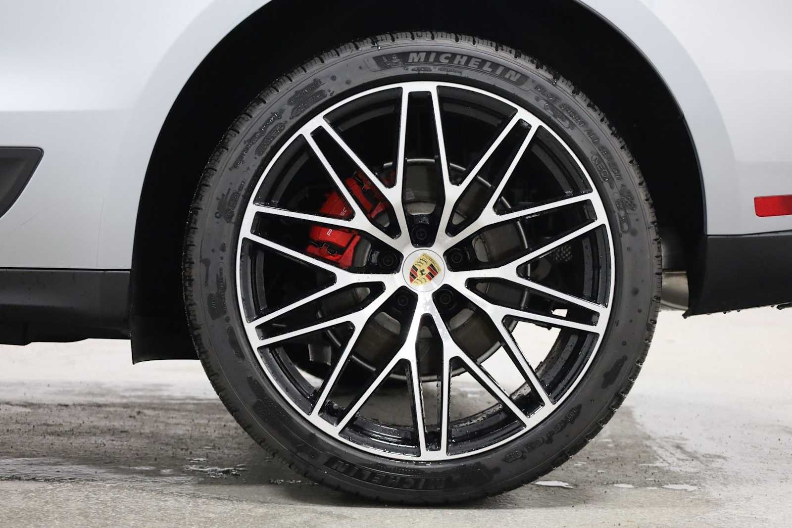 Thumbnail: 2026 Porsche Macan - 39