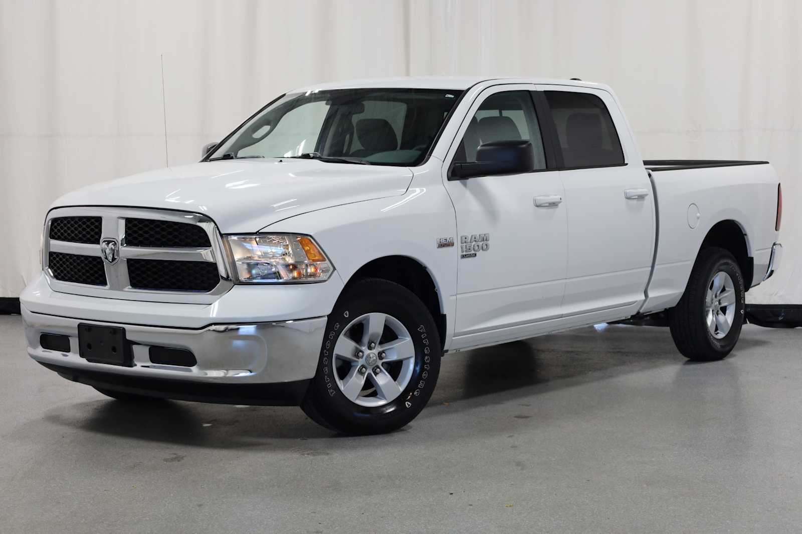Thumbnail: 2019 RAM 1500 Classic - 1