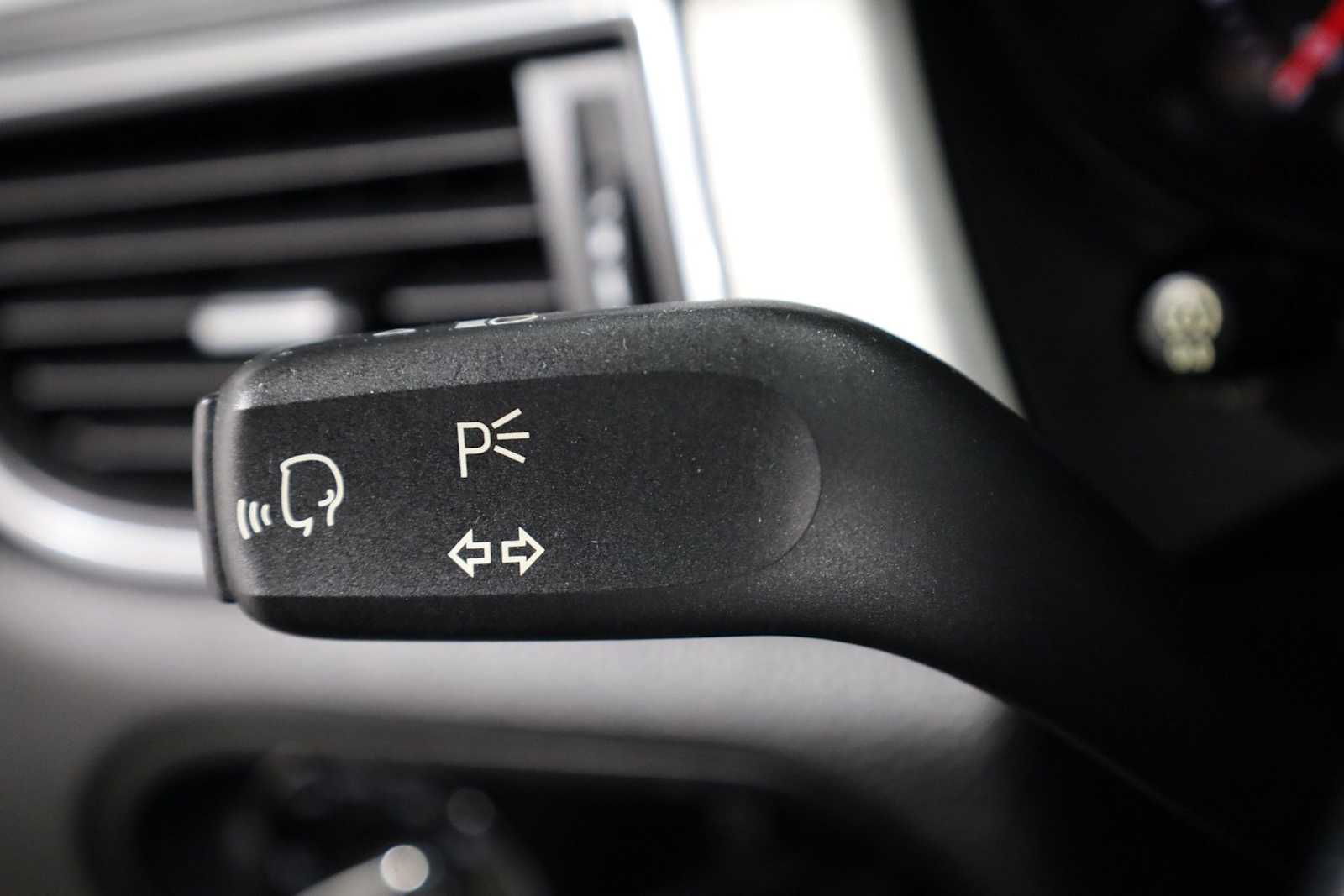 Thumbnail: 2018 Porsche Macan - 31