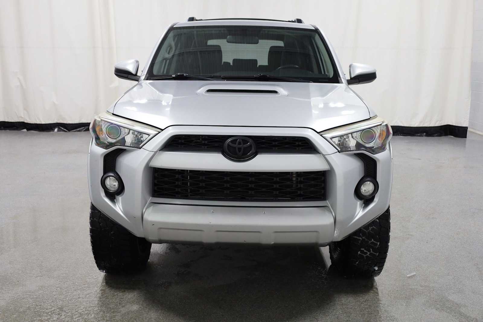 Thumbnail: 2014 Toyota 4Runner - 14