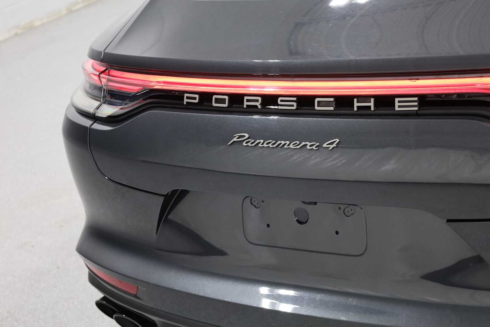 Thumbnail: 2023 Porsche Panamera - 8