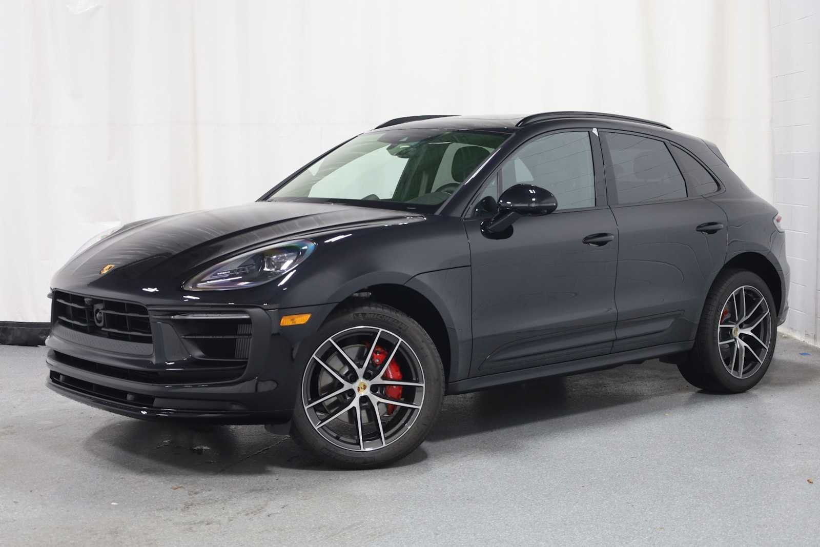 Thumbnail: 2025 Porsche Macan - 1