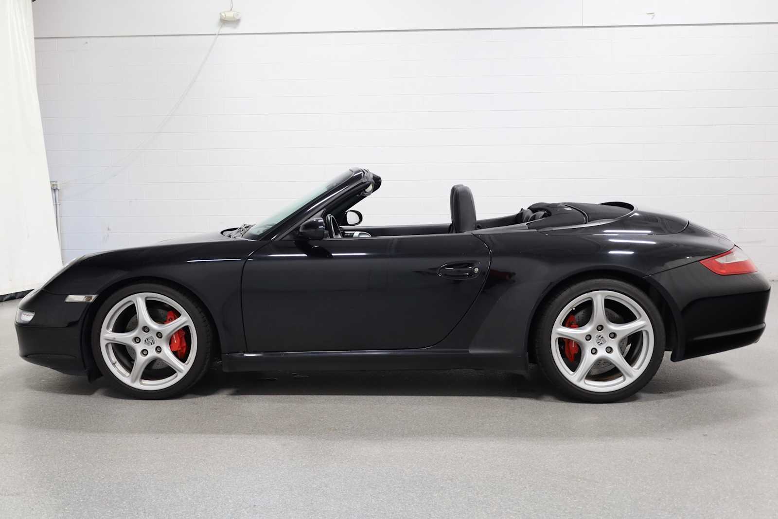 Thumbnail: 2007 Porsche 911 - 2