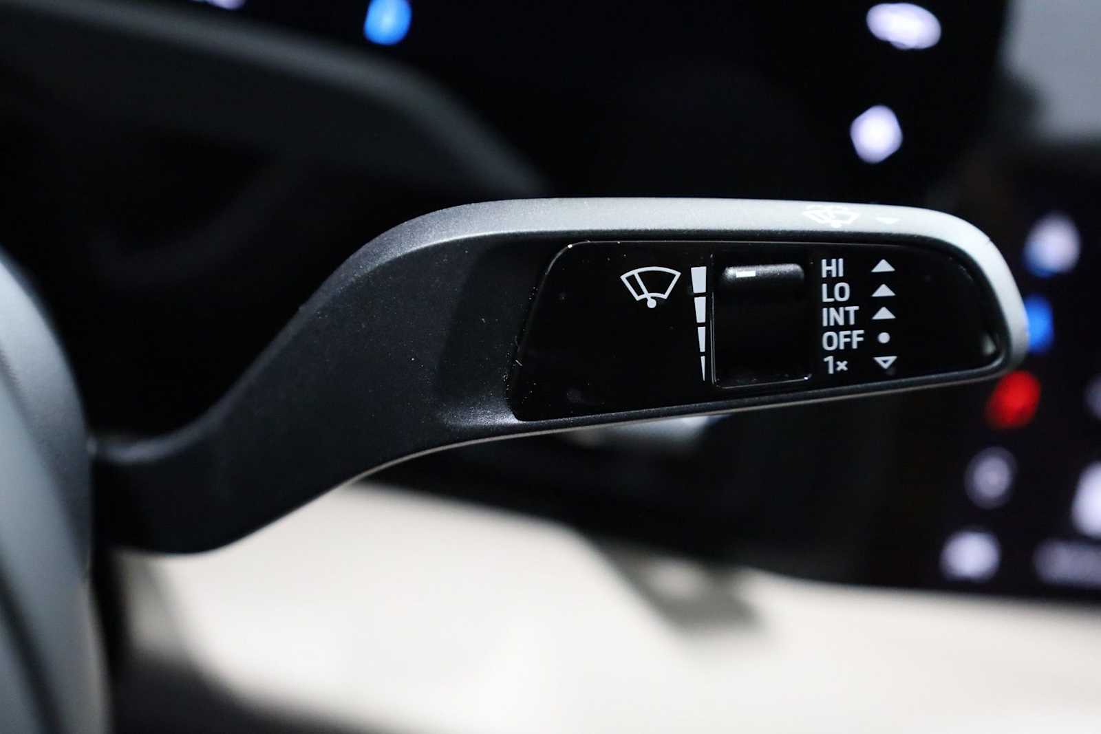 Thumbnail: 2025 Porsche Taycan - 29